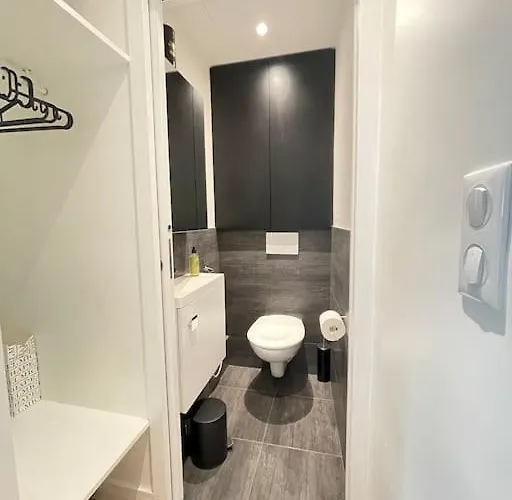 1 Bedroom With Ac *