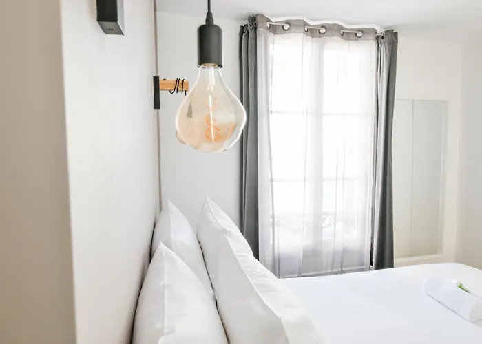 1 Bedroom With Ac Appartement *