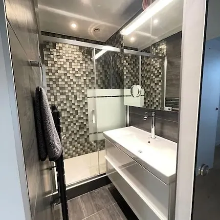 1 Bedroom With Ac Apartment