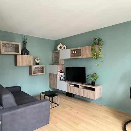 1 Bedroom With Ac Apartment