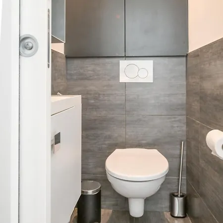 1 Bedroom With Ac Parijs