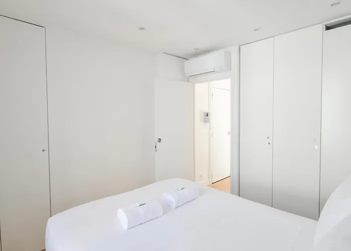 1 Bedroom With Ac דירה *