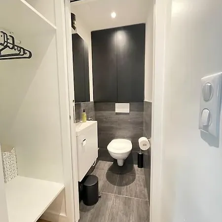 1 Bedroom With Ac *